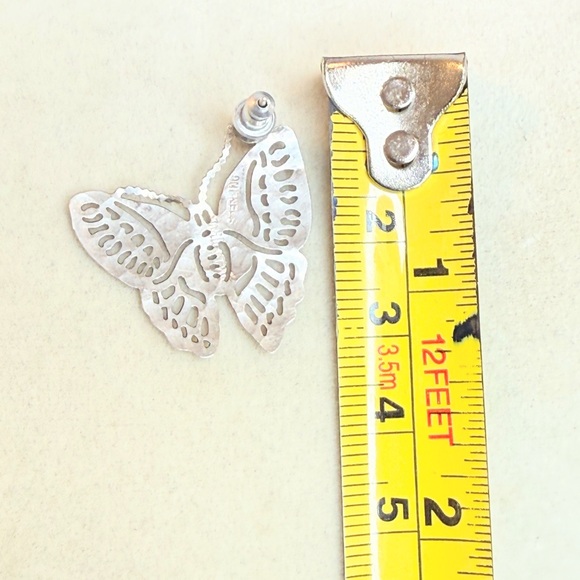 Sterling Silver Butterfly Stud Earrings Filigree Cutout Small Vintage - Picture 11 of 12